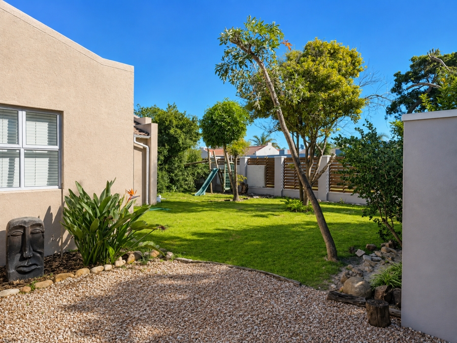 To Let 4 Bedroom Property for Rent in Edgemead Western Cape
